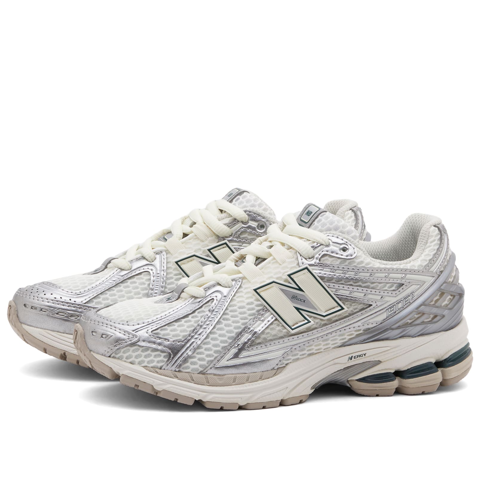 M1906REE Sneakers in Silver Metallic