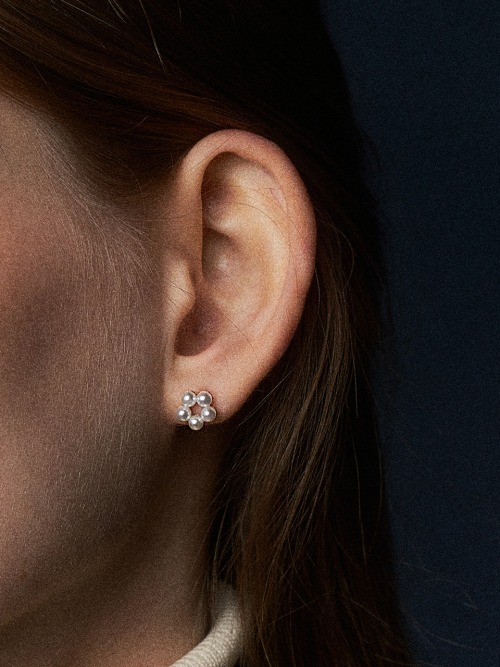 Cute flower pearl earring