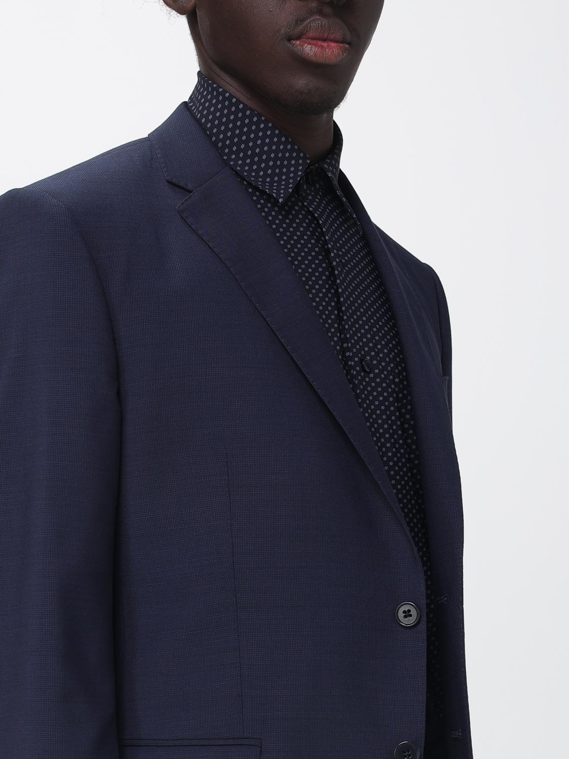 Suit Men color Blue