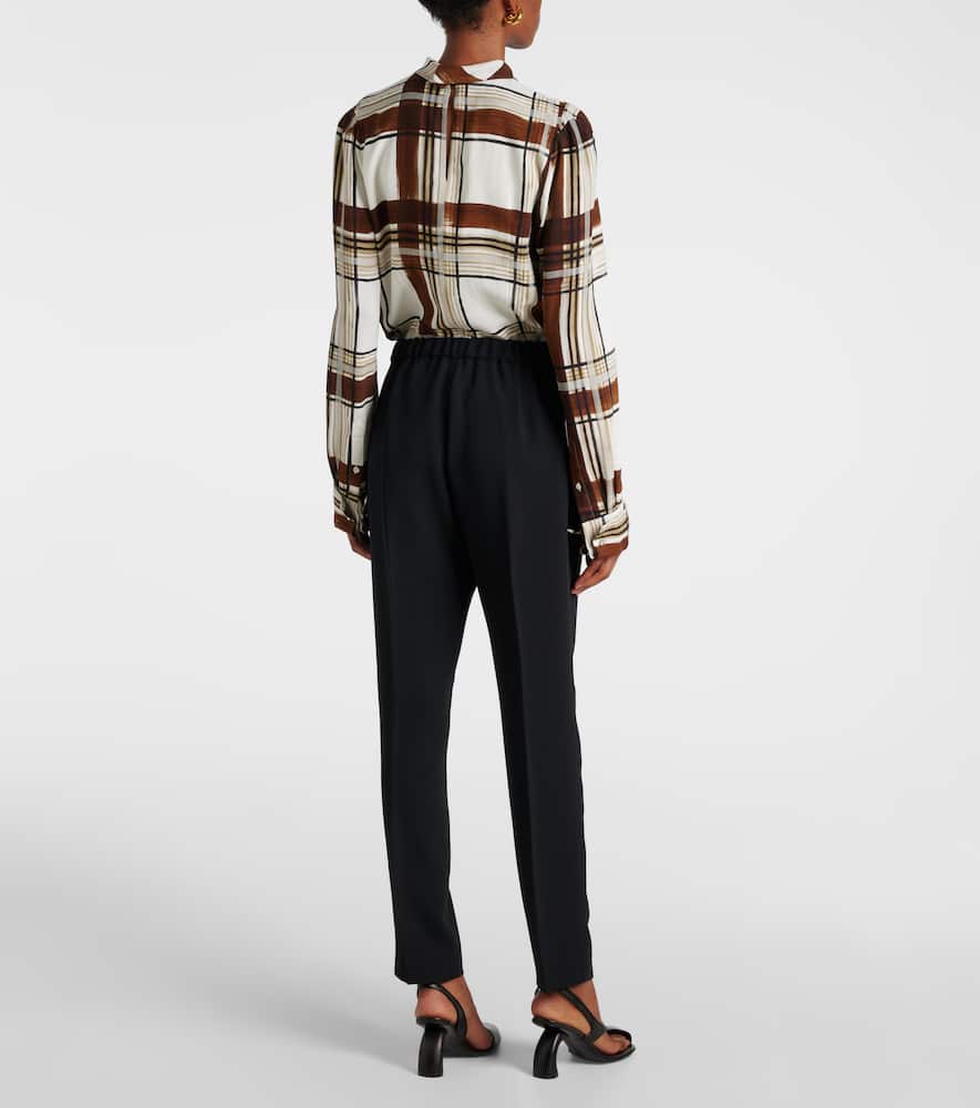 Pleated slim pants