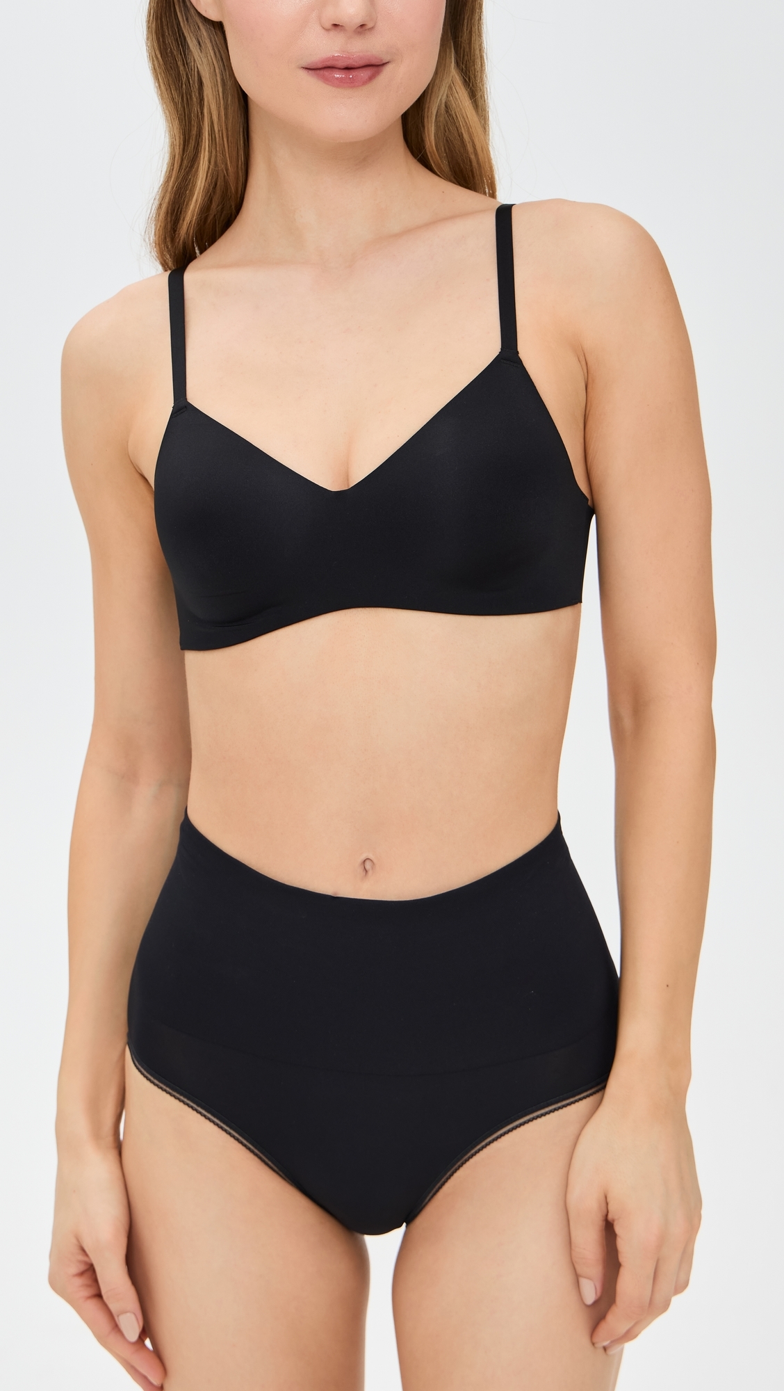 B. tempt'd by Wacoal Spotlight Wirefree Contour Bra Night 34A
