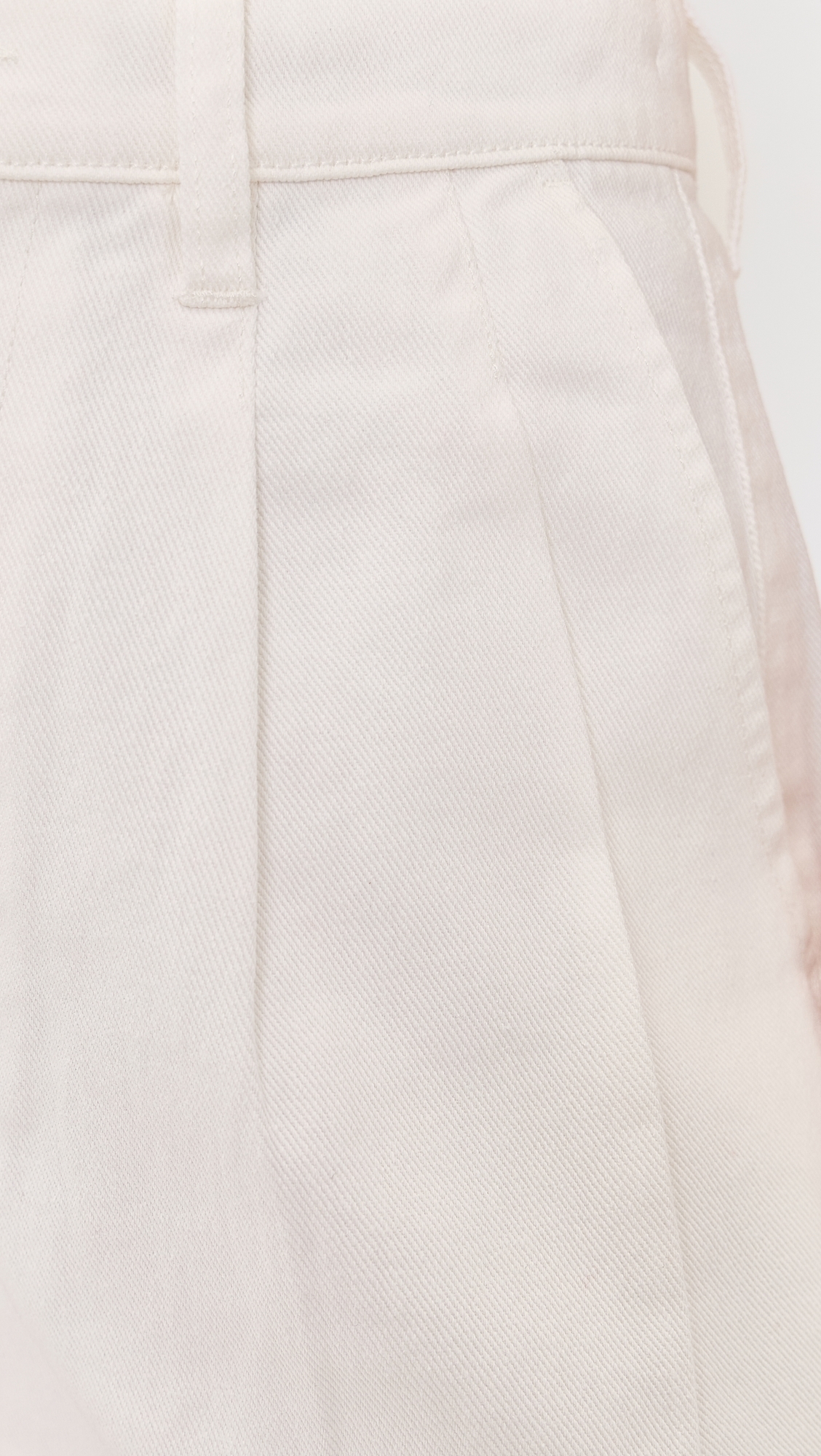 Coronado Pleated Shorts Lamb