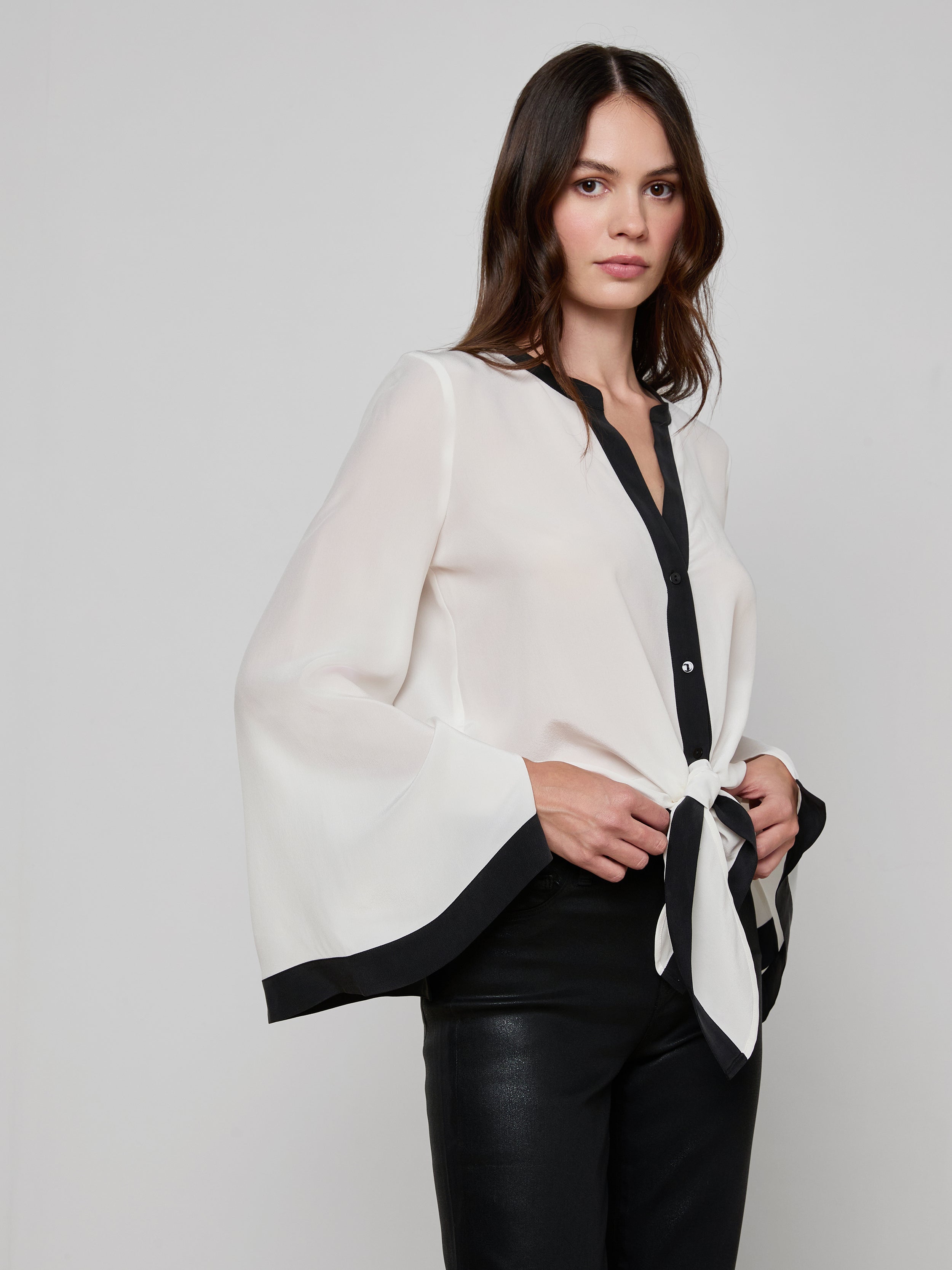 Charlize Silk Blouse Top In Ivory/black