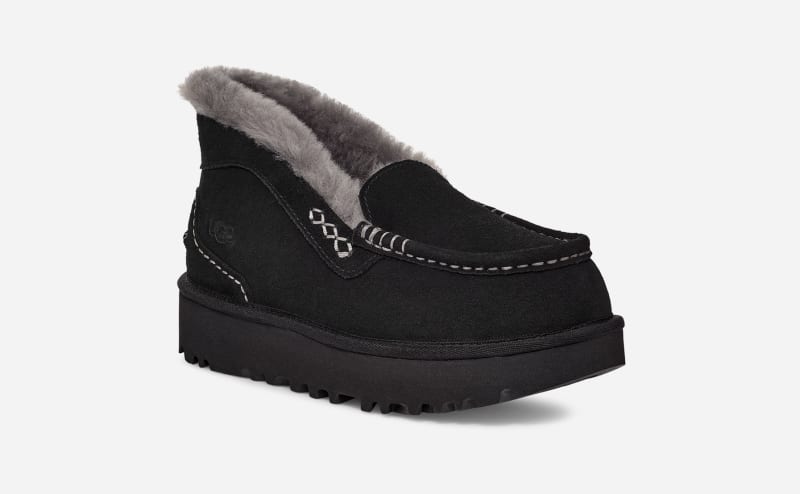 ® Women's Ansley Parc Sheepskin Shoes in Black