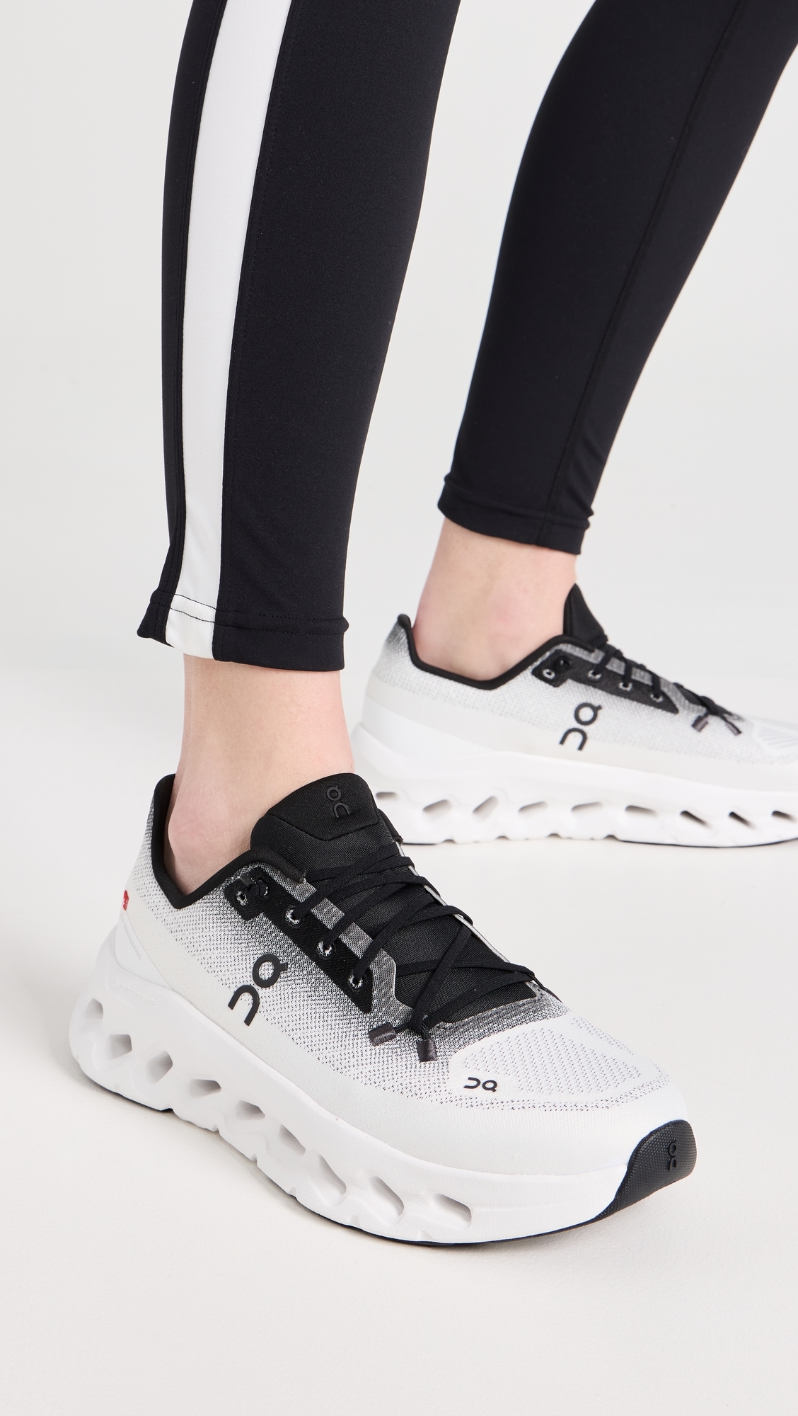 Cloudtilt Sneakers Black Ivory