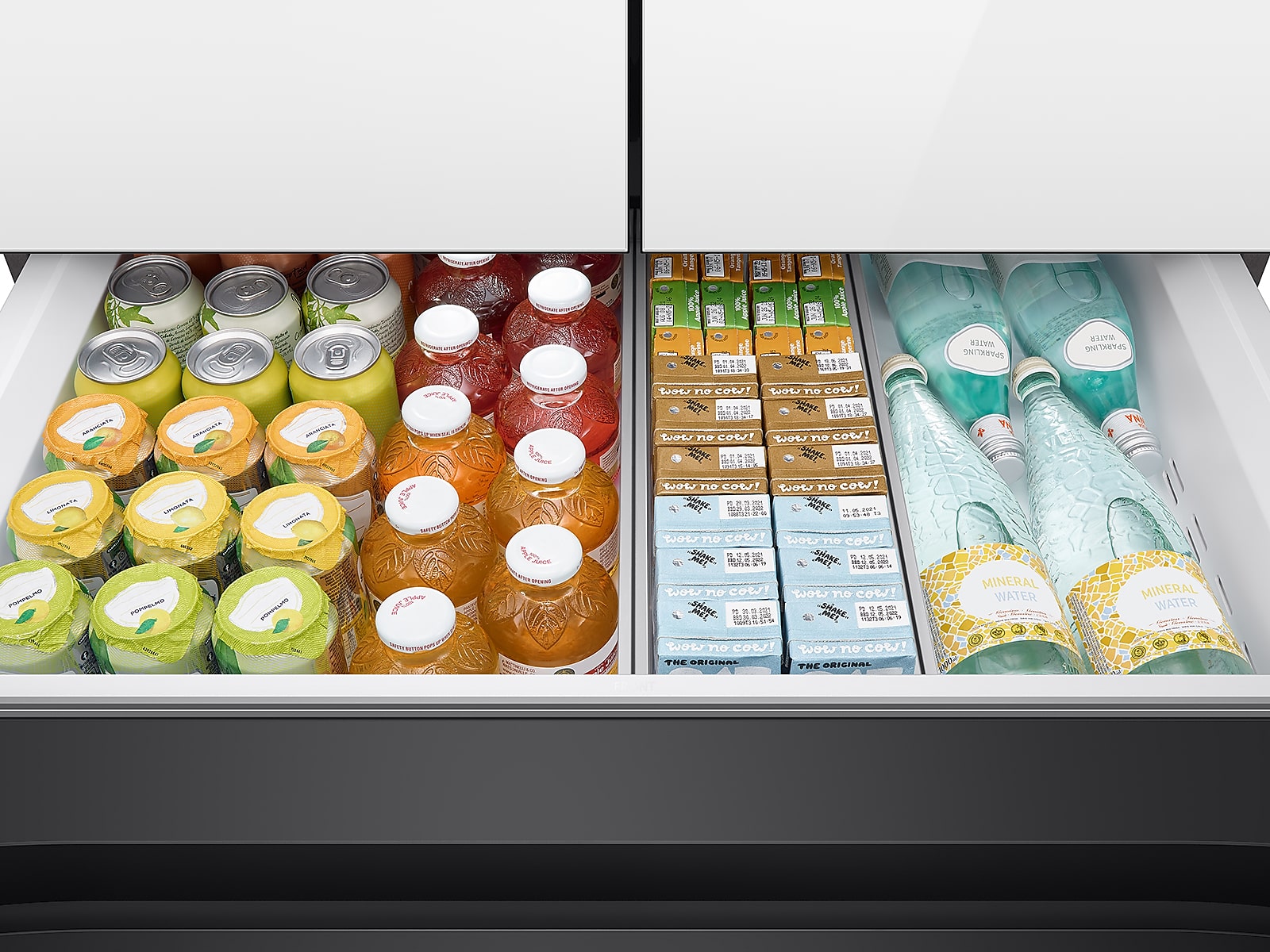 Bespoke 4-Door French Door Refrigerator (29 cu. ft.) with Beverage Center™ in White Glass (RF29BB860012AA)