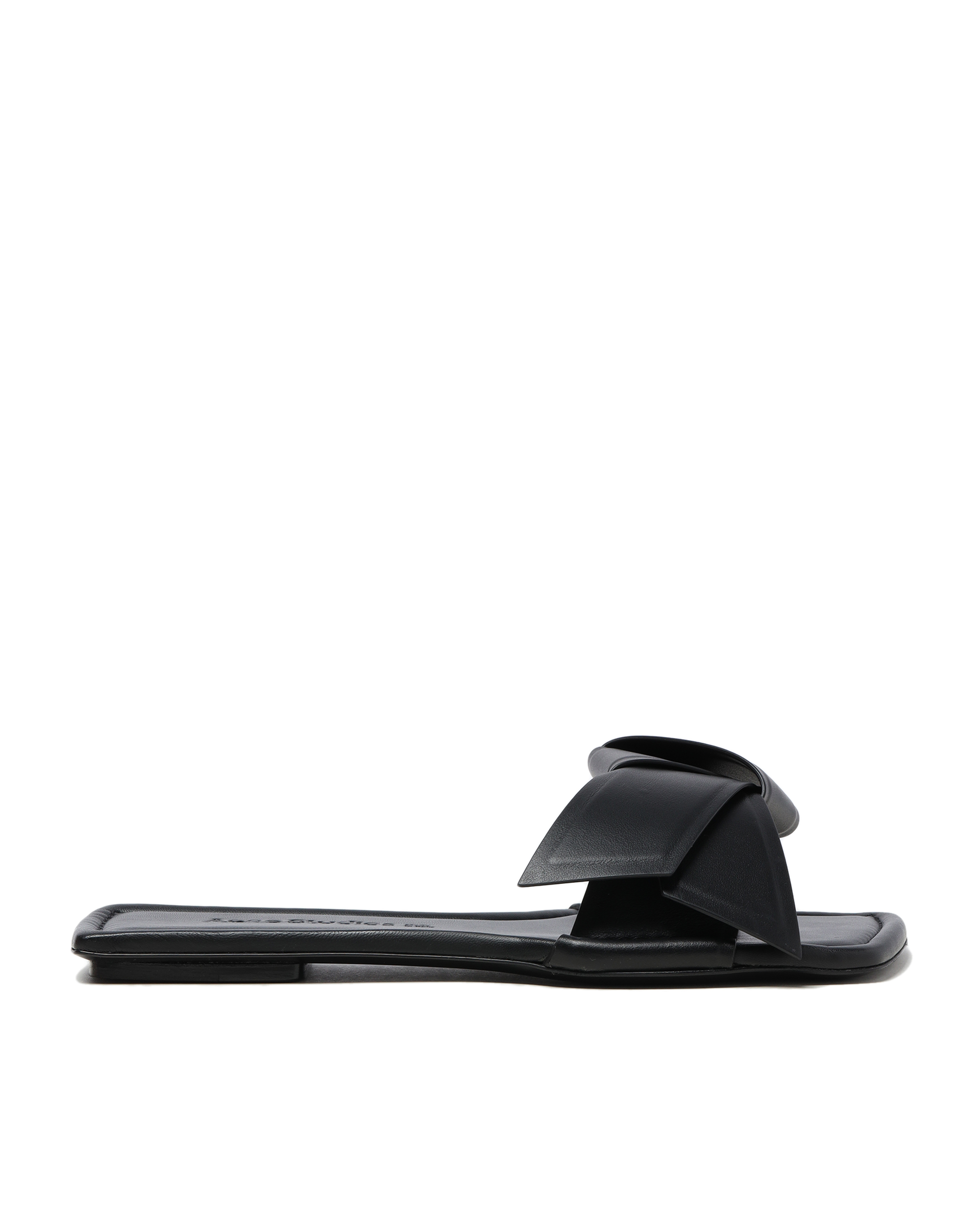 Musubi sandals