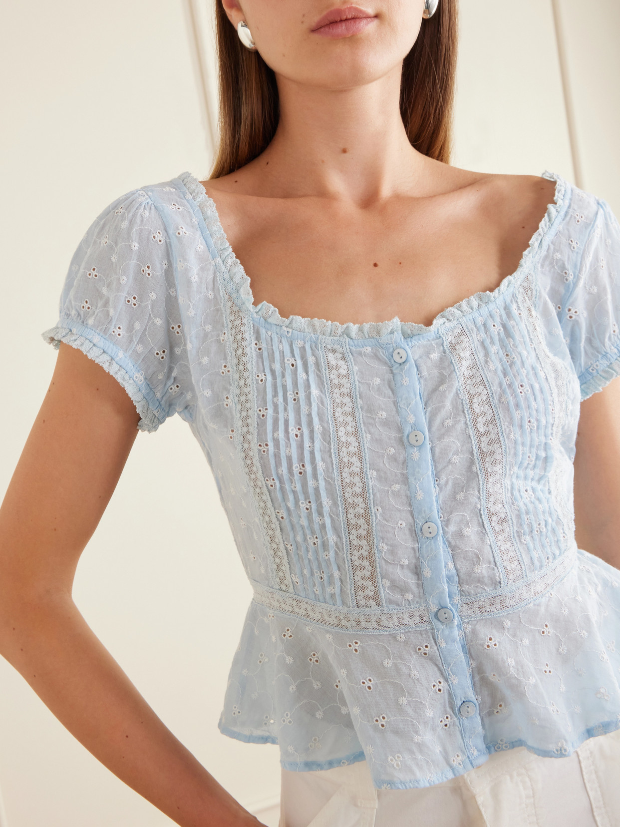 Sandi Cropped Broderie Anglaise Cotton Blouse - Blue