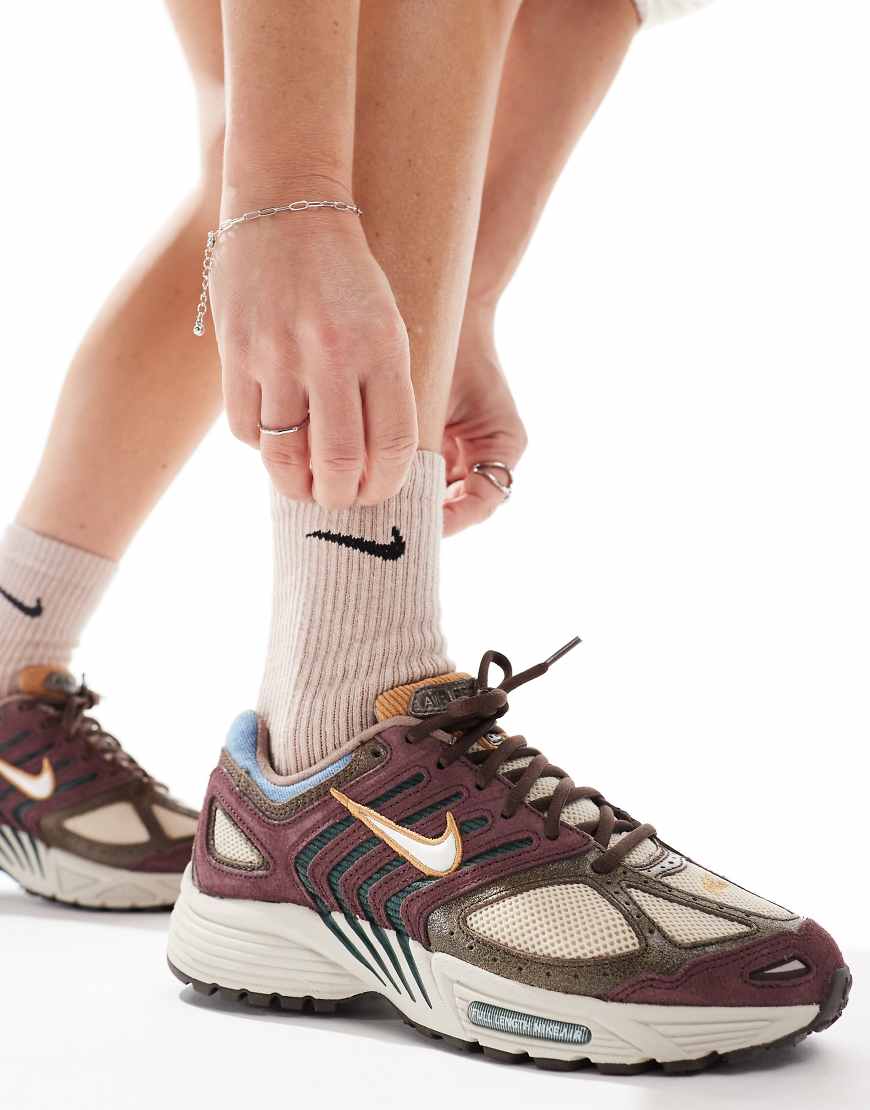 Air Pegasus 2005 sneakers in beige and brown-Neutral