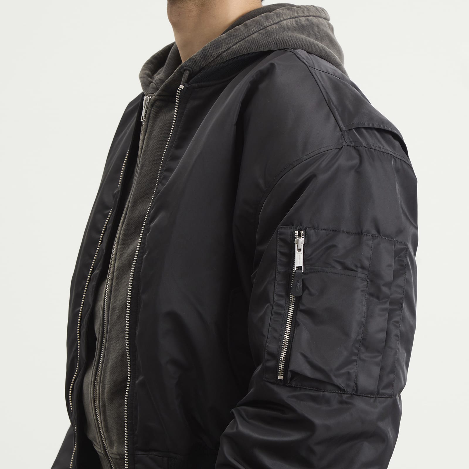 Men's Cropped Broad Bomber Jacket in Oil