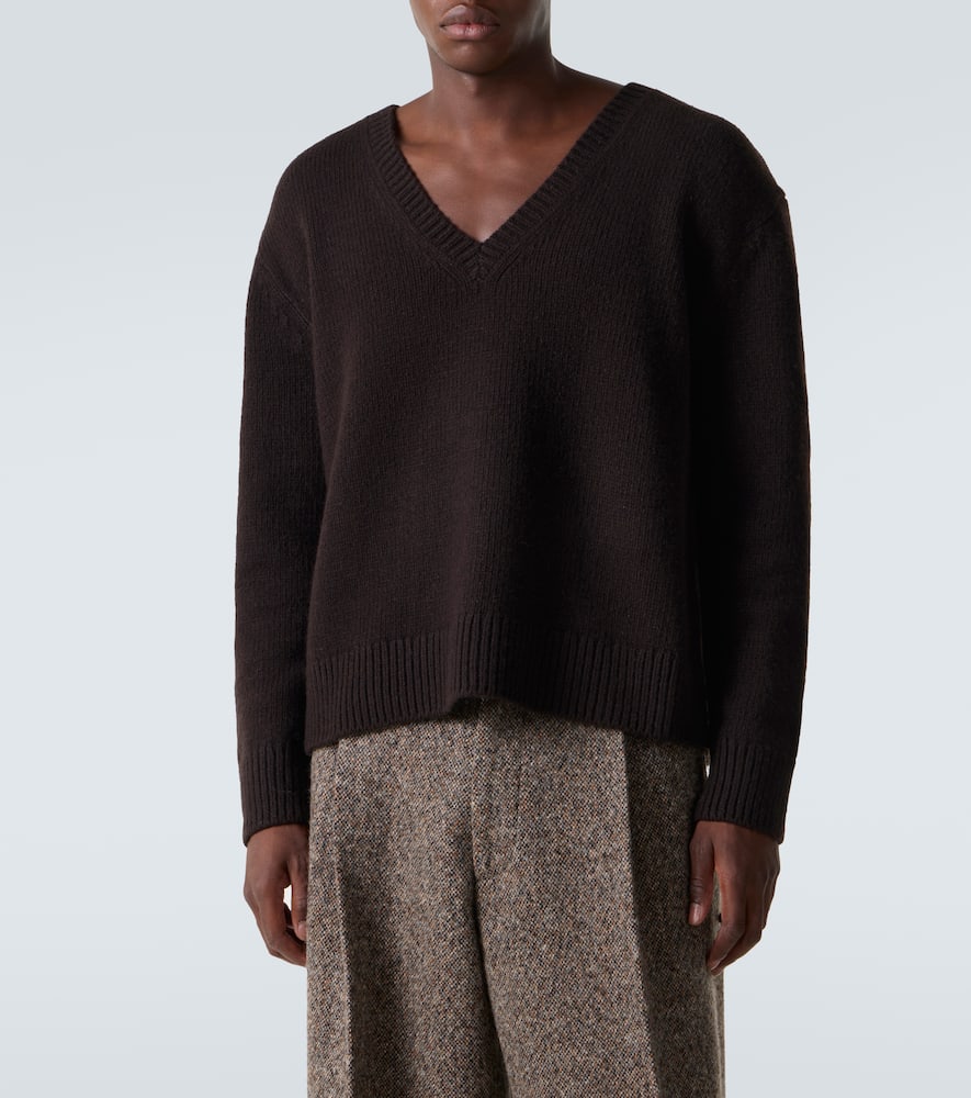 Wool and cashmere sweater