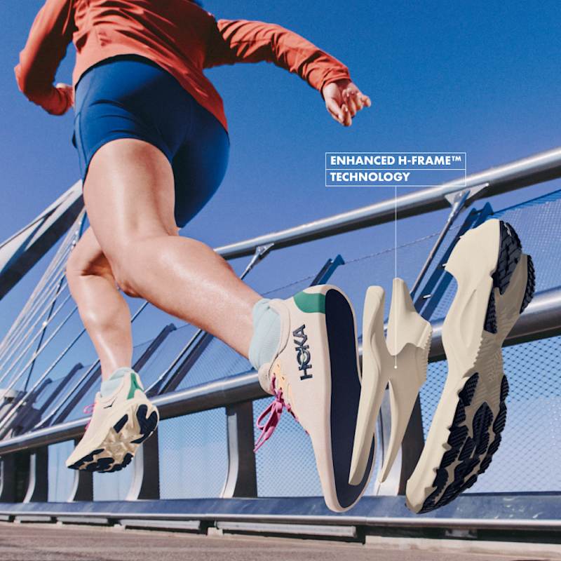 HOKA Women's Arahi 8 Shoes in Blush/Rose Latte