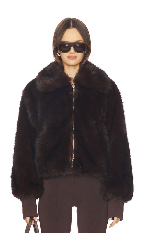 BY.DYLN JACKE REESE FAUX FUR BOMBER in Chocolate. Größe L. Also in M, S