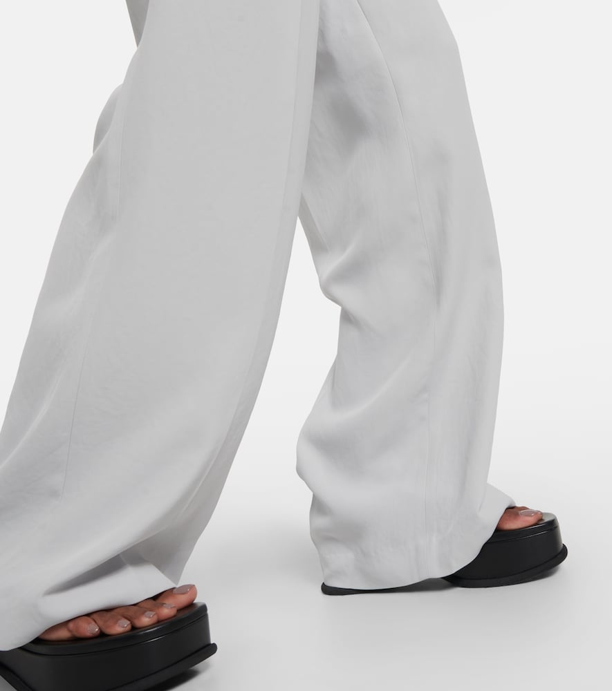 Pleated wide pants