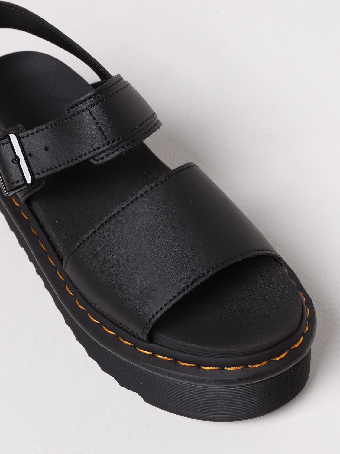 Voss Quad sandal in rubberized leather