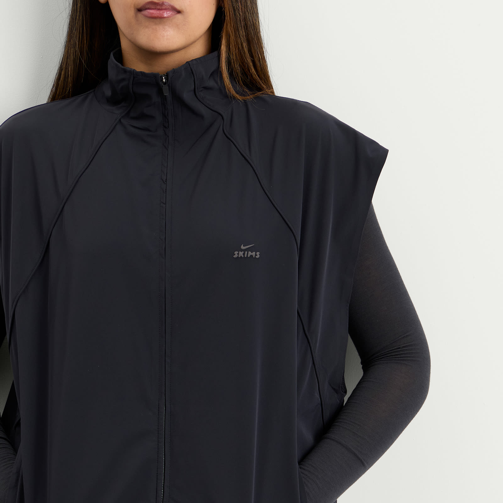 Women's x SKIMS Stretch Nylon Oversized Vest Obsidian