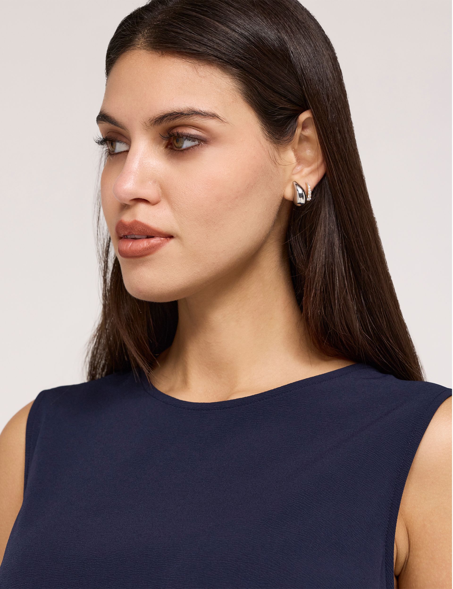 Finery London Women's Vallie Sleeveless Round Neck Vest in Dark Navy