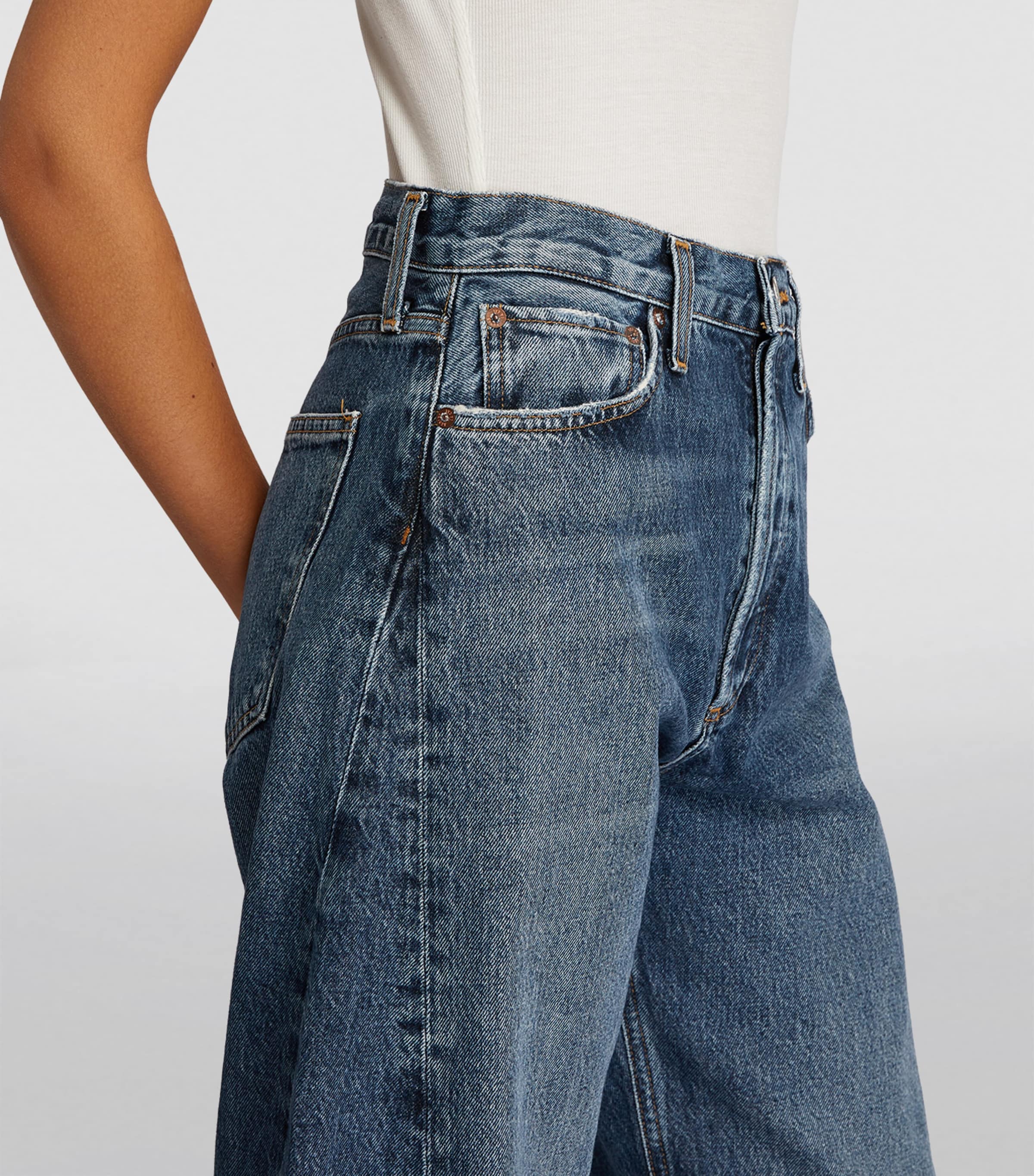 Luna Barrel-Leg Jeans