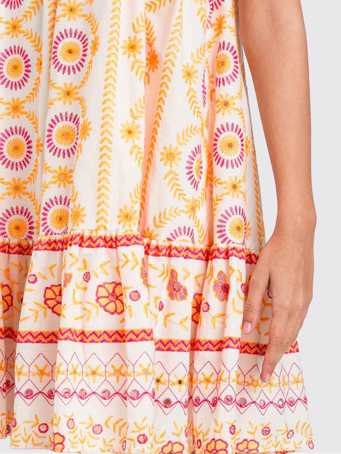 Dress Woman color White