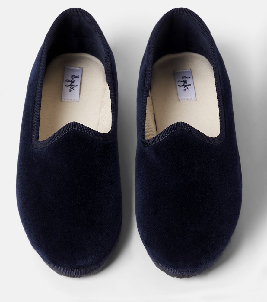 Velvet slip-on shoes