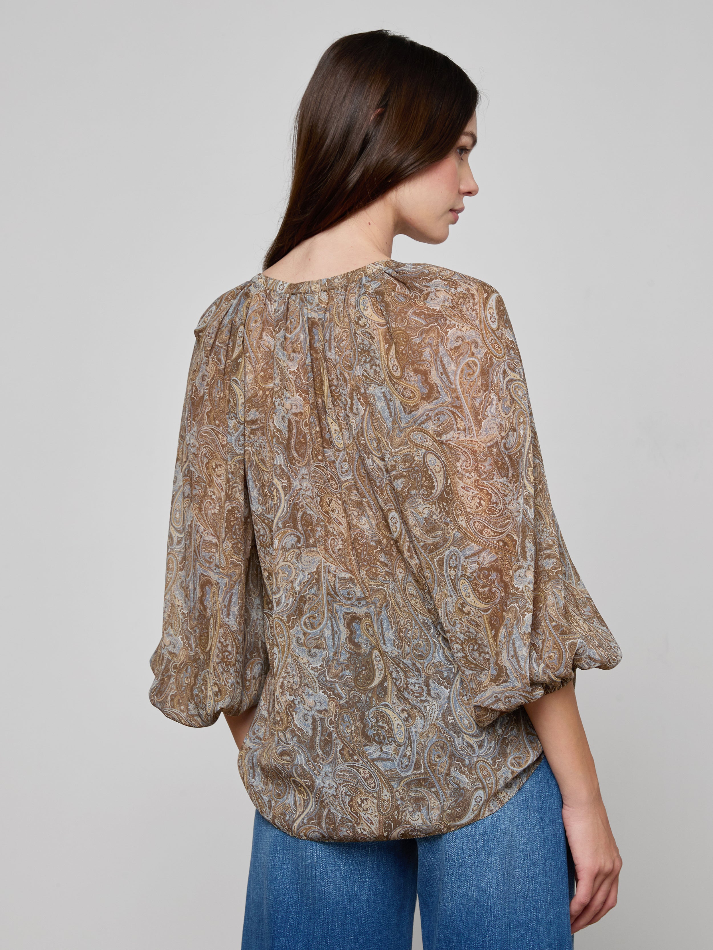 Teagan Blouse Top In Neutral/blue Ditsy Paisley