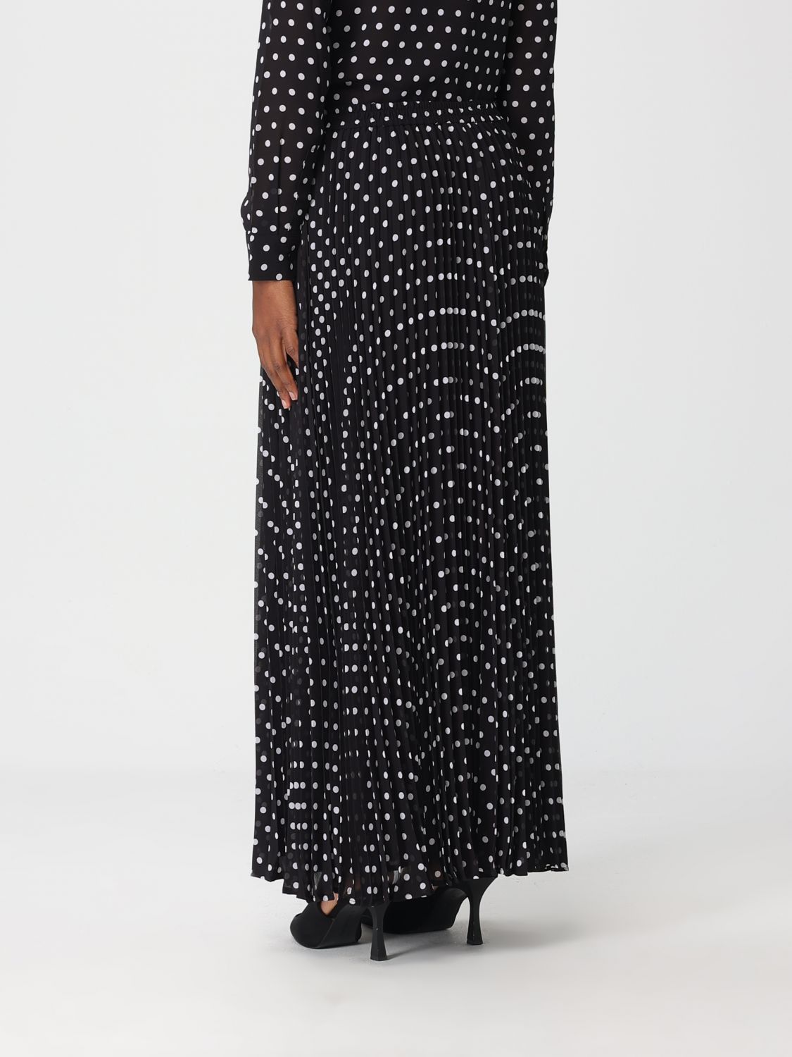 Skirt Woman color Black