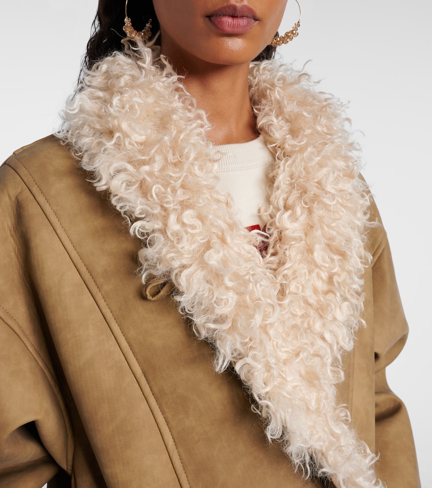 Clea coat