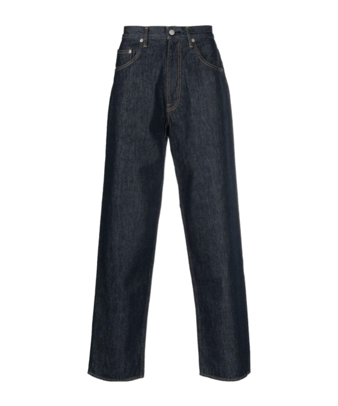 Belt-loop jeans