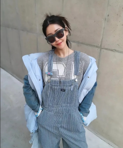 Striped oversized overalls blue