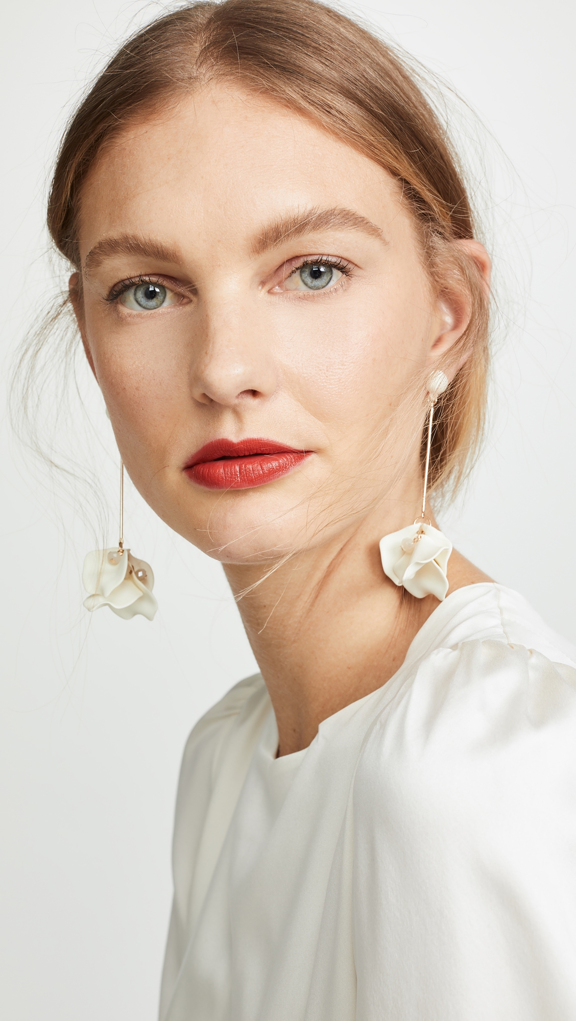 Petunia Earrings White One Size
