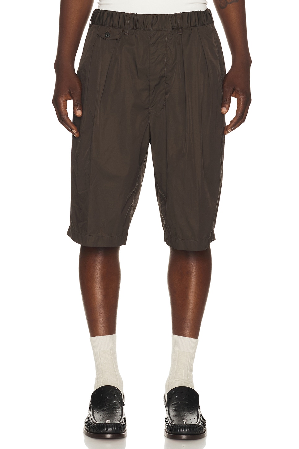 Beams Plus 2 Pleats Relax Shorts Nyco Twill in Charcoal - Charcoal. M also in