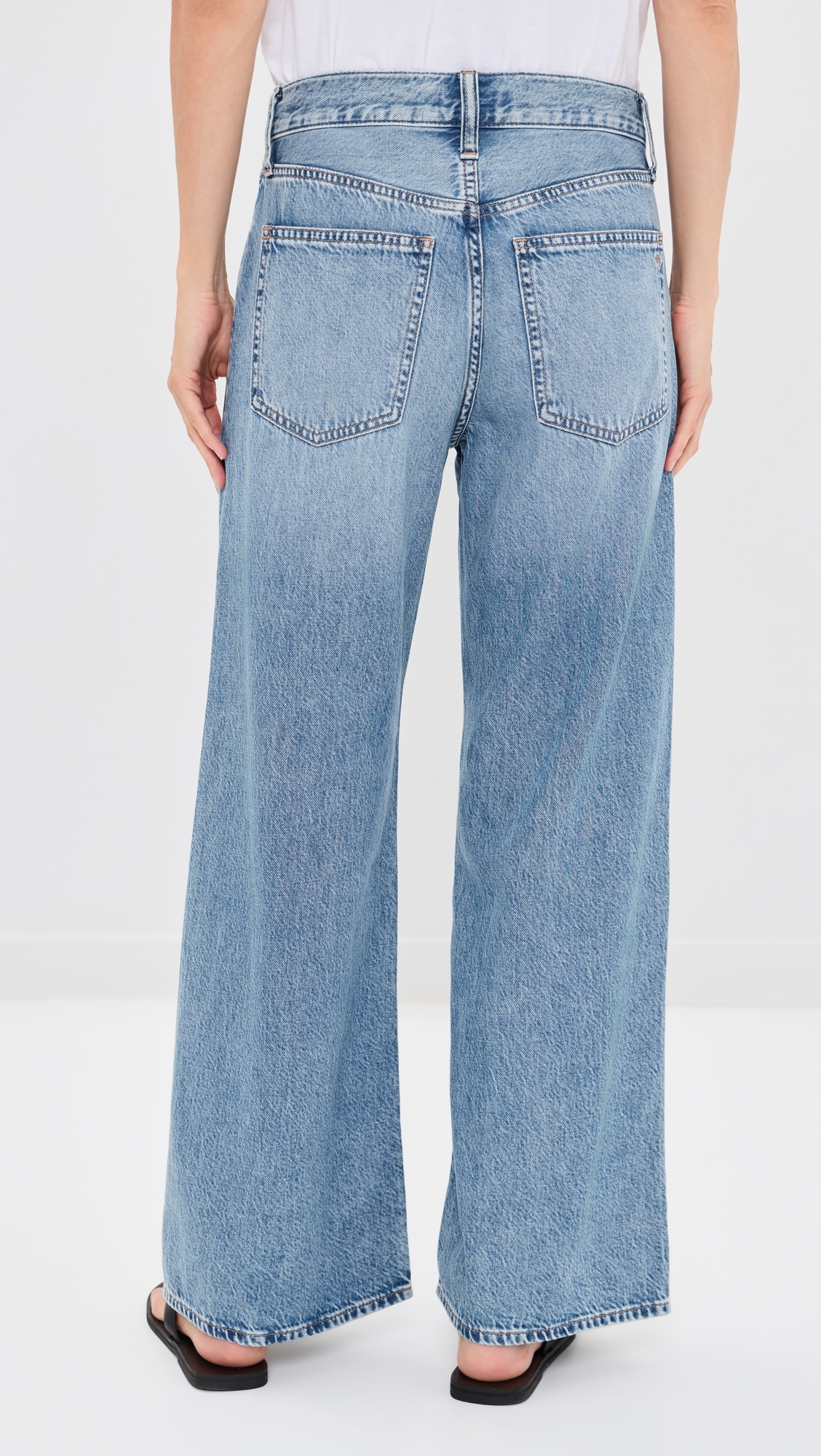 The Petite Ultimate Wide-Leg Jean in Airy Denim RAEBROOK WASH