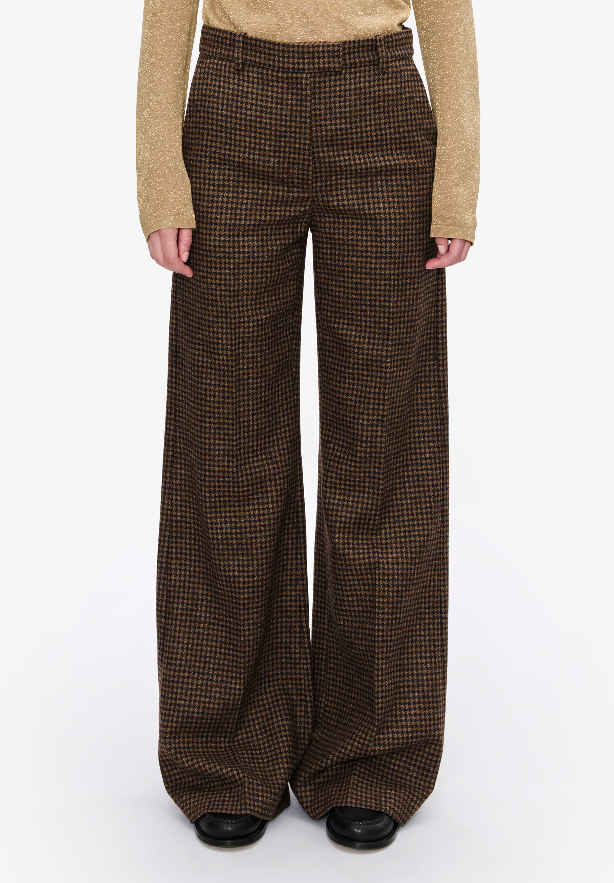 A. P.C. Women's Jude pants Size: 34 in Hazelnut
