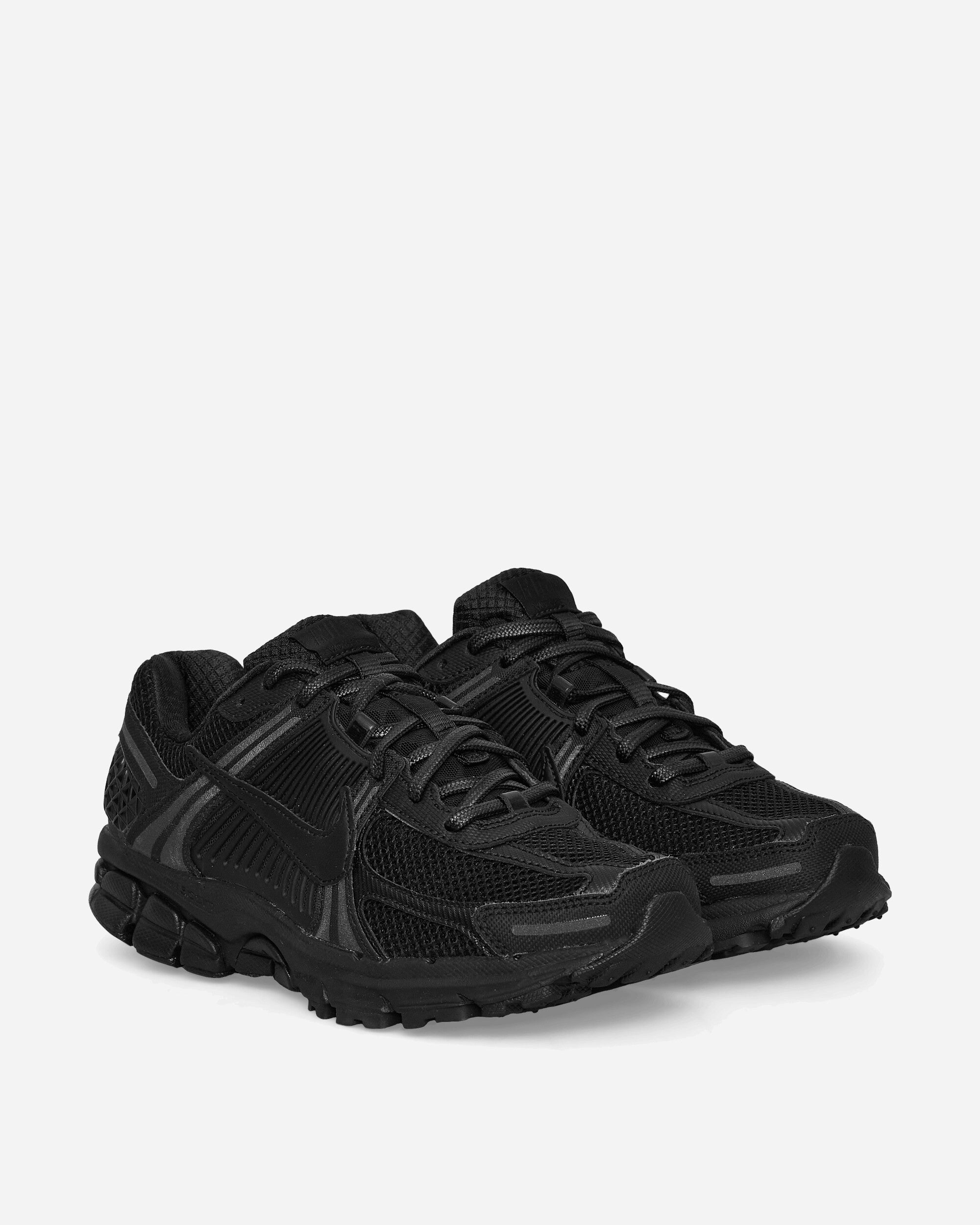 Zoom Vomero 5 Sneakers in Black/Black, Size UK 6
