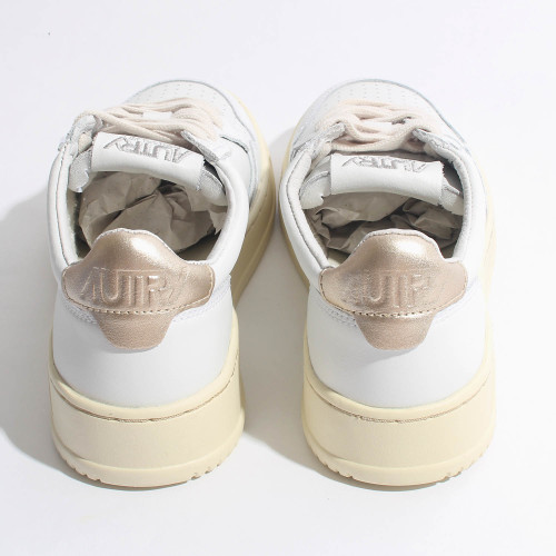 Trainers in leather