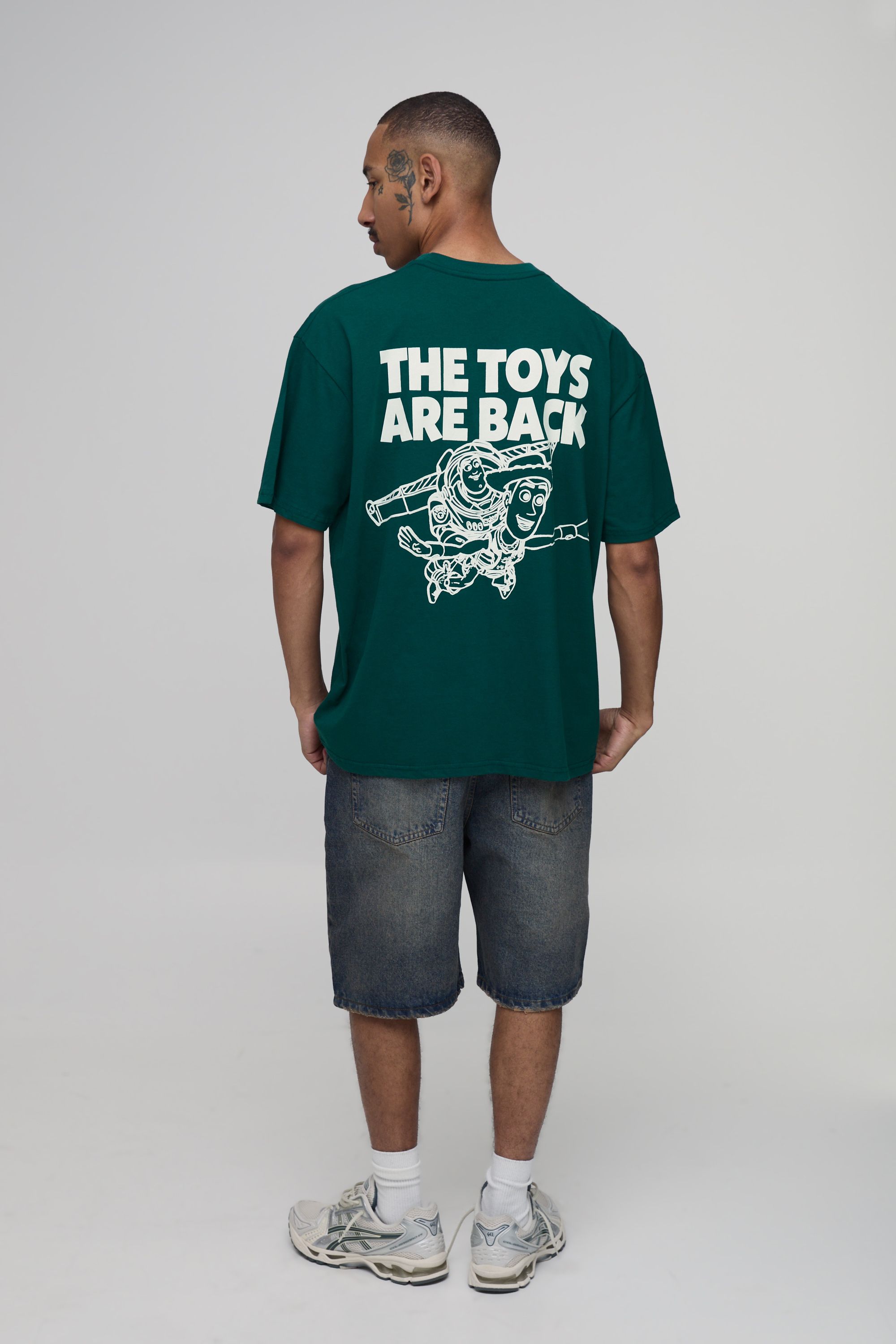 BoohooMAN Mens Oversized Toy Story License Print T-shirt - Forest Green