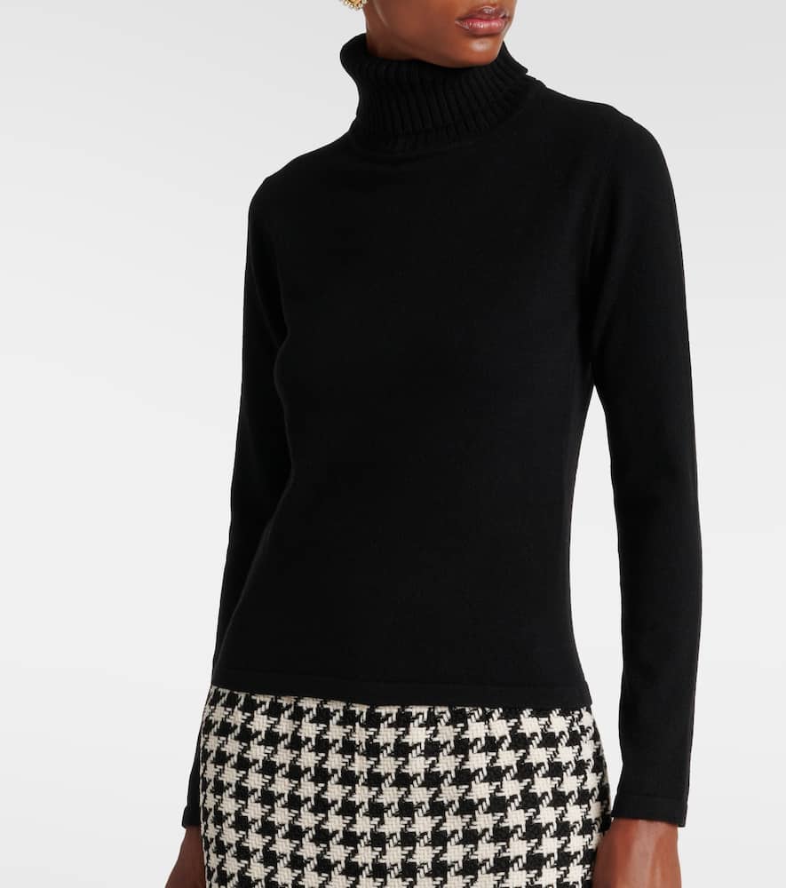 Cashmere turtleneck sweater