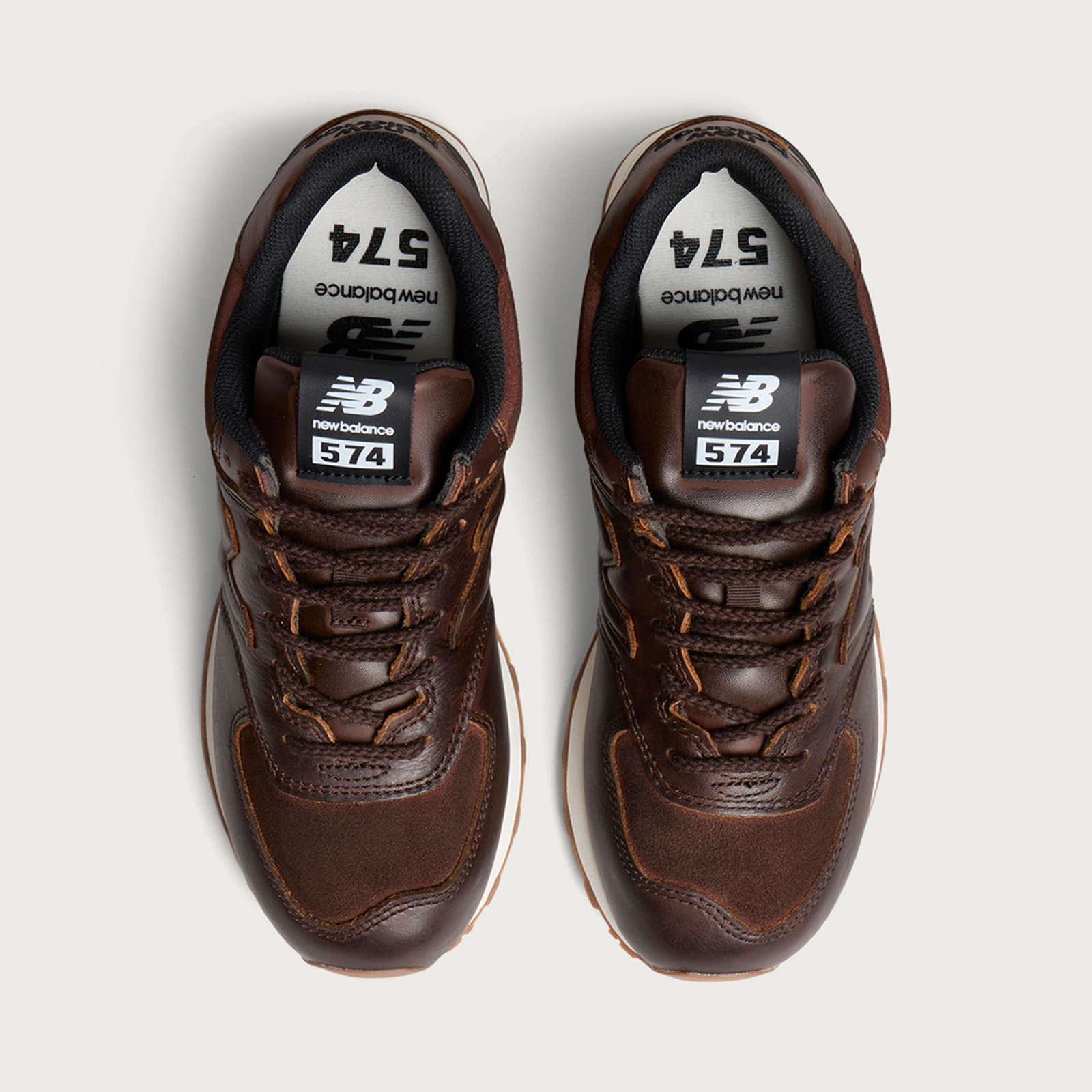 Women's 574 Sneaker in Pumpernickel/Sea Salt