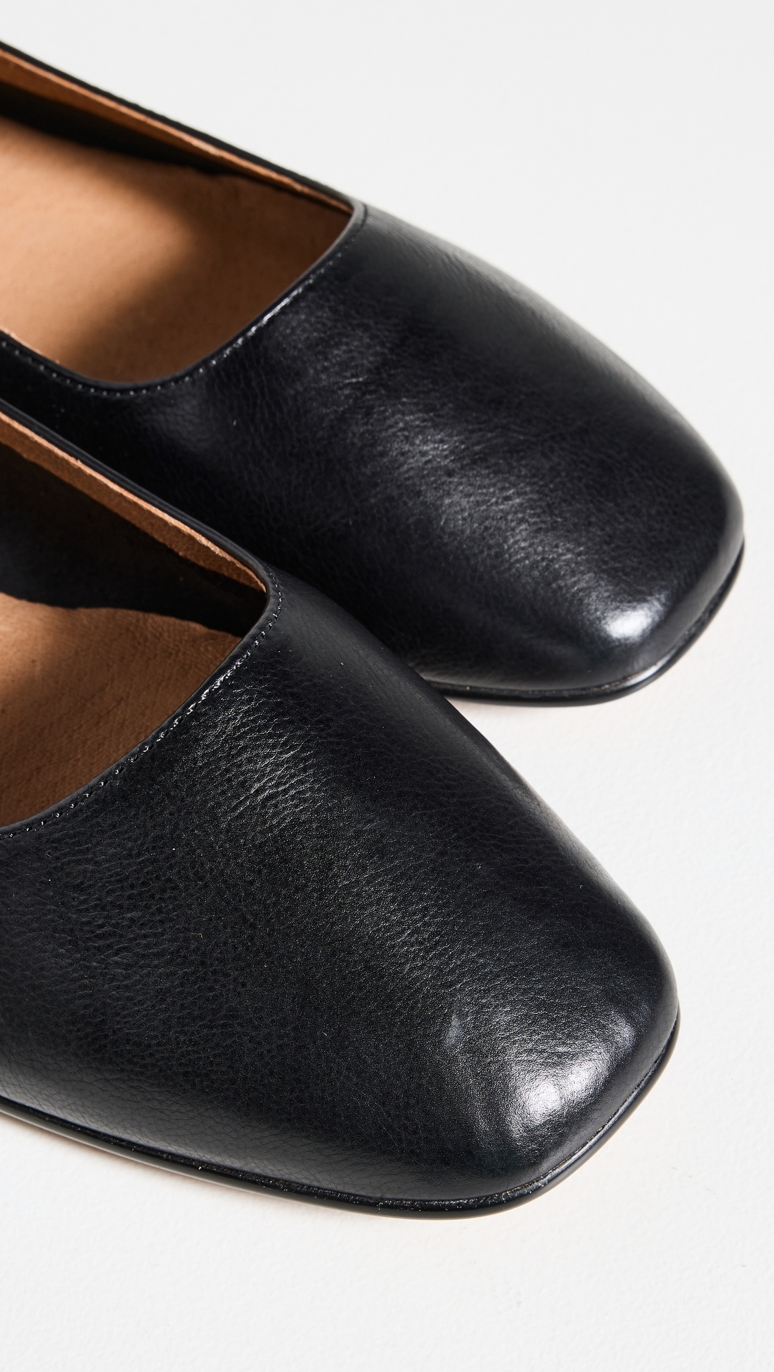 The Greta Ballet Flat True Black