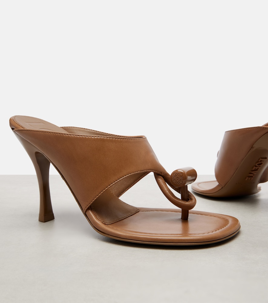 Toggle 90 leather thong sandals