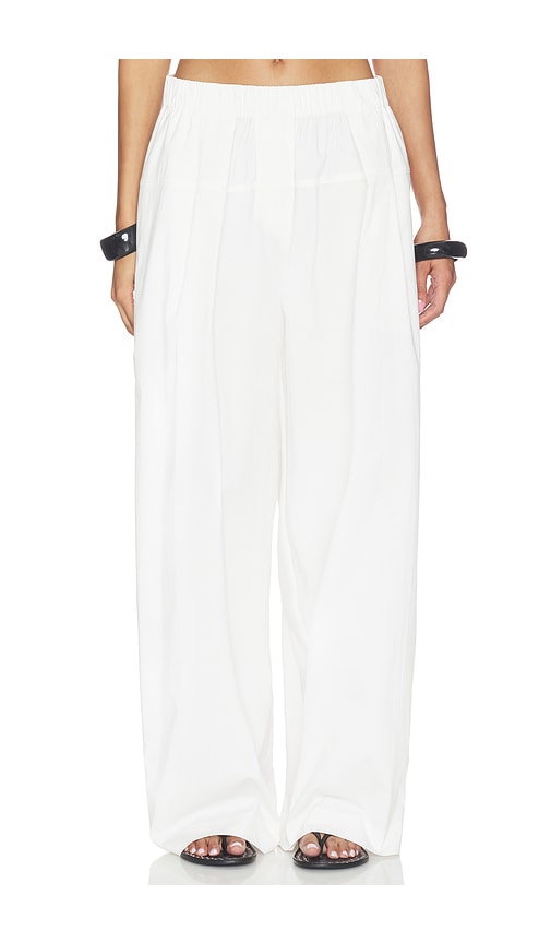 St. Agni Relaxed Pleat Pants in White. - S also in XS, M