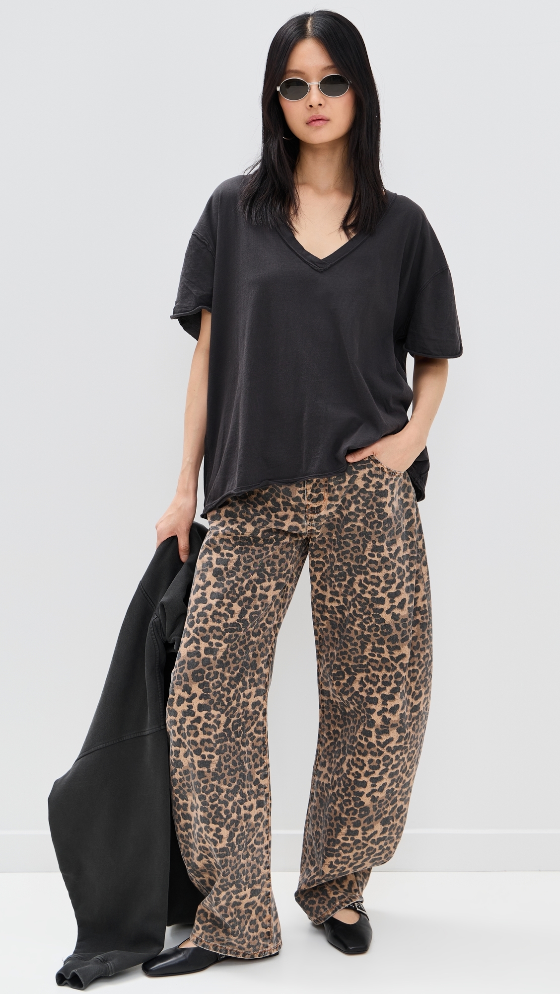 Nina V Tee Black