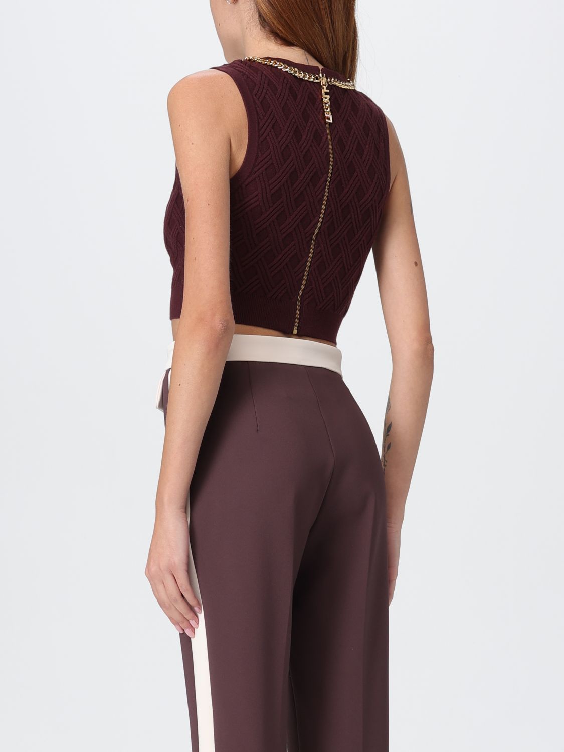 Top Woman color Wine
