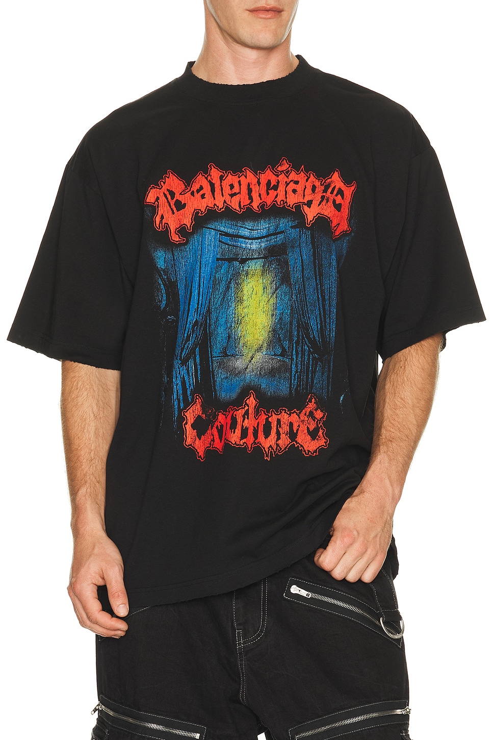Balenciaga Medium Fit T-Shirt in Black - Black. L also in