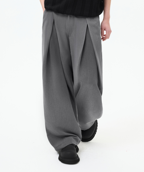 Front V-Tuck Wide Slacks