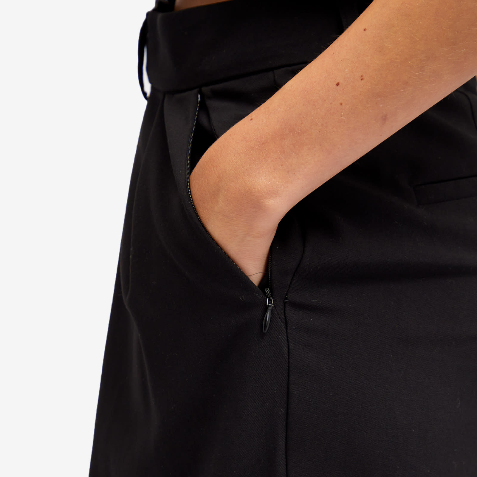Women's Suiting Good 90S Pleated Trouser in Black