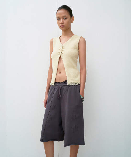 BUTTON KNIT VEST IVORY