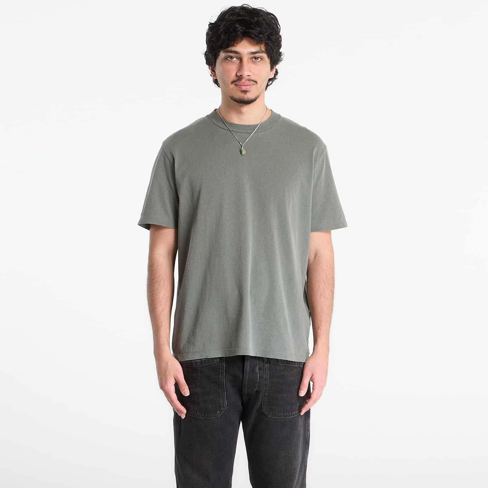 Men's Worn Box T-Shirt in Olive