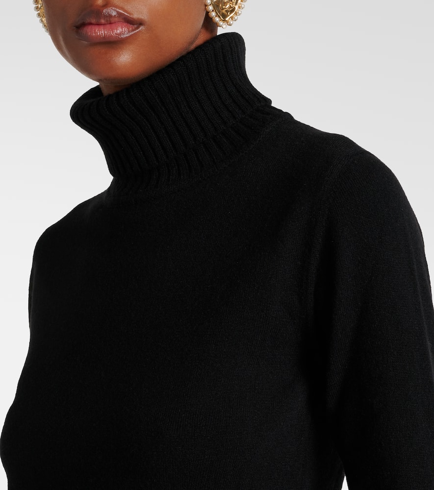 Cashmere turtleneck sweater