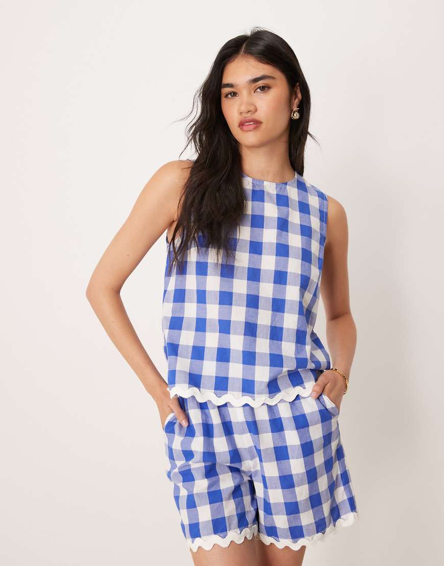 Woven gingham top co-ord with scallop trims in blue and white